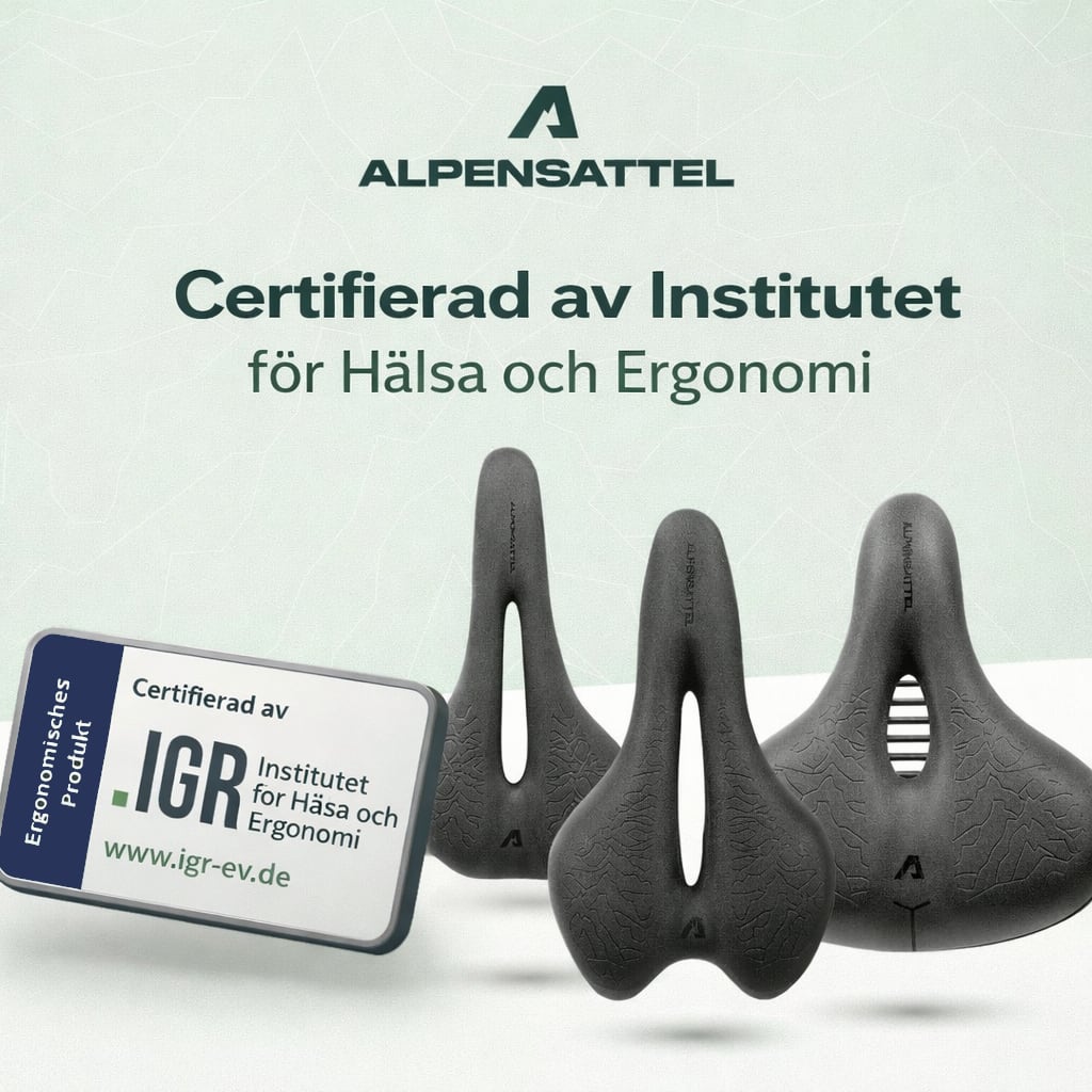 Tre Alpensadel-modeller bredvid IGR-märkningen